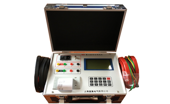 用變比電橋測(cè)量變壓器的變比,操作過程繁瑣,測(cè)量范圍狹窄,已經(jīng)不適應(yīng)現(xiàn)代測(cè)量的快節(jié)奏、高效率的要求。為此,我公司采用現(xiàn)代電子技術(shù),研制出了新一代LCBZC全自動(dòng)變壓器變比組別測(cè)試儀。