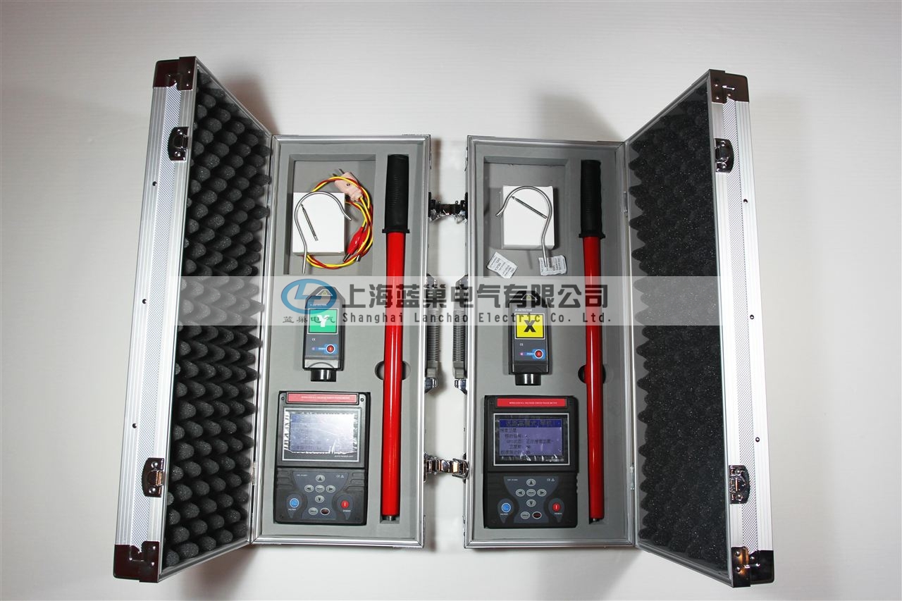 KT6900數(shù)顯高壓無線核相儀是一款全智能無線高低壓語音核相儀，突破傳統(tǒng)核相儀電壓等級限制問題，可以在極低電壓線路中核相，完全實(shí)現(xiàn)從10V～550kV電壓自動(dòng)核相(如400V、10kV、35kV、66kV、110kV、220kV)，無需根據(jù)電壓等級購置多套核相儀或分別配置高低壓探測器